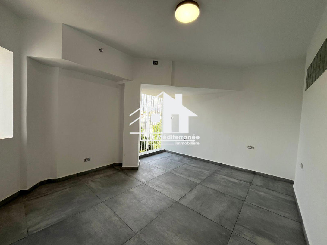 A louer H+2 à Menzah 7