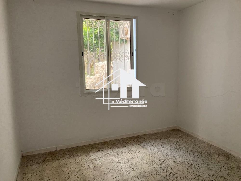 A louer un étage de villa S+1 au Bardo 2