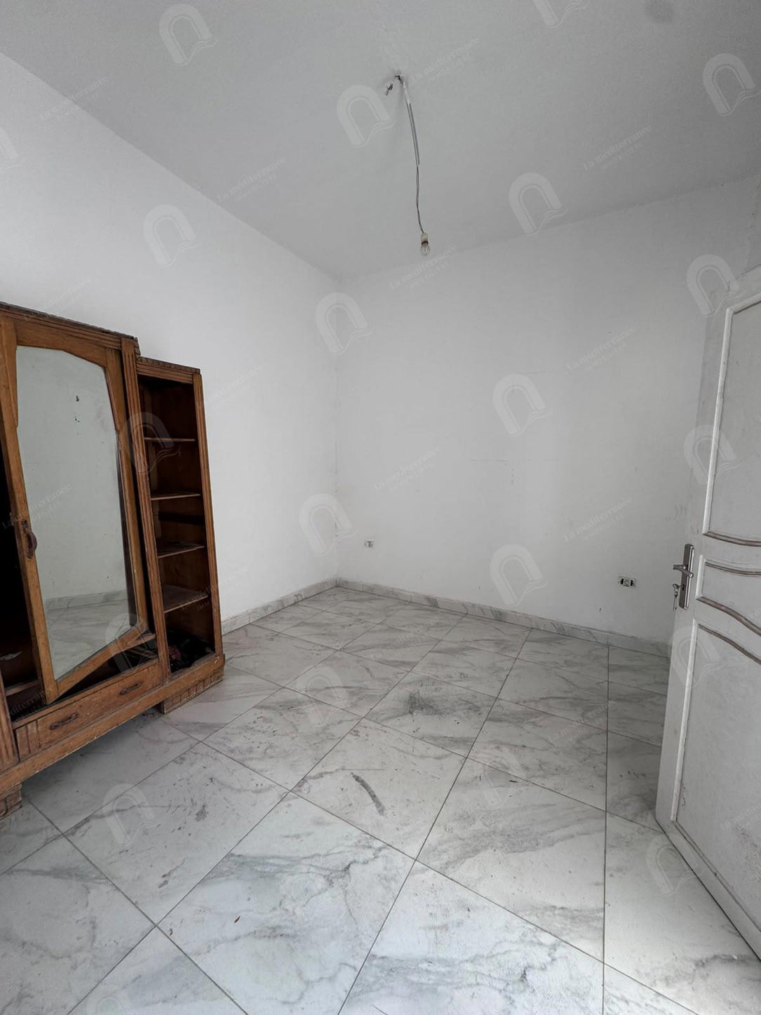 A louer un étage de villa S+3 à 20 mars