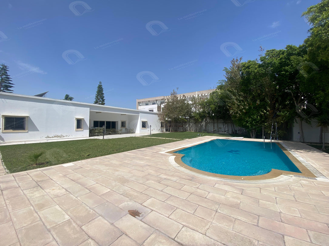 A vendre villa en s+5