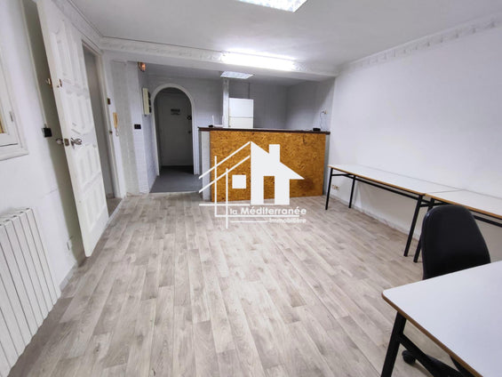 A louer local commercial de 160m2