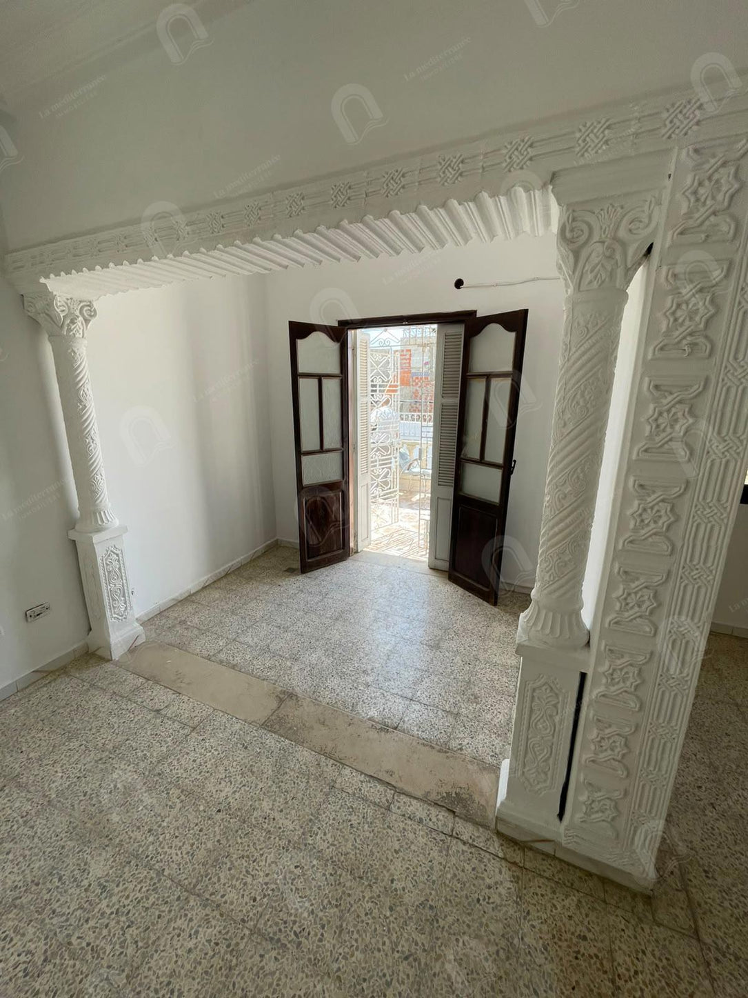 A louer un étage de villa S+3 indépendant situé au 1er étage