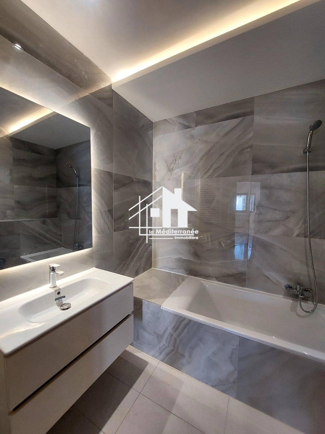 A vendre S2 avec jardin à la Soukra