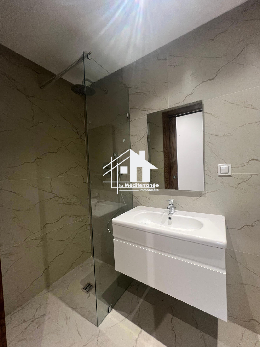 A vendre un appartement S+2 à Chotrana 1