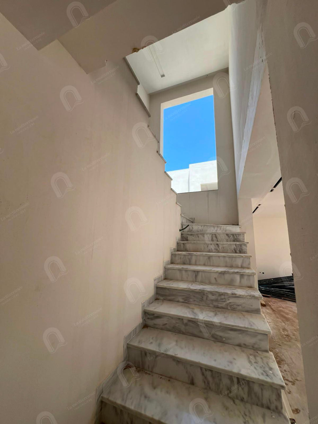 A vendre duplex S3 avec piscine à la soukra