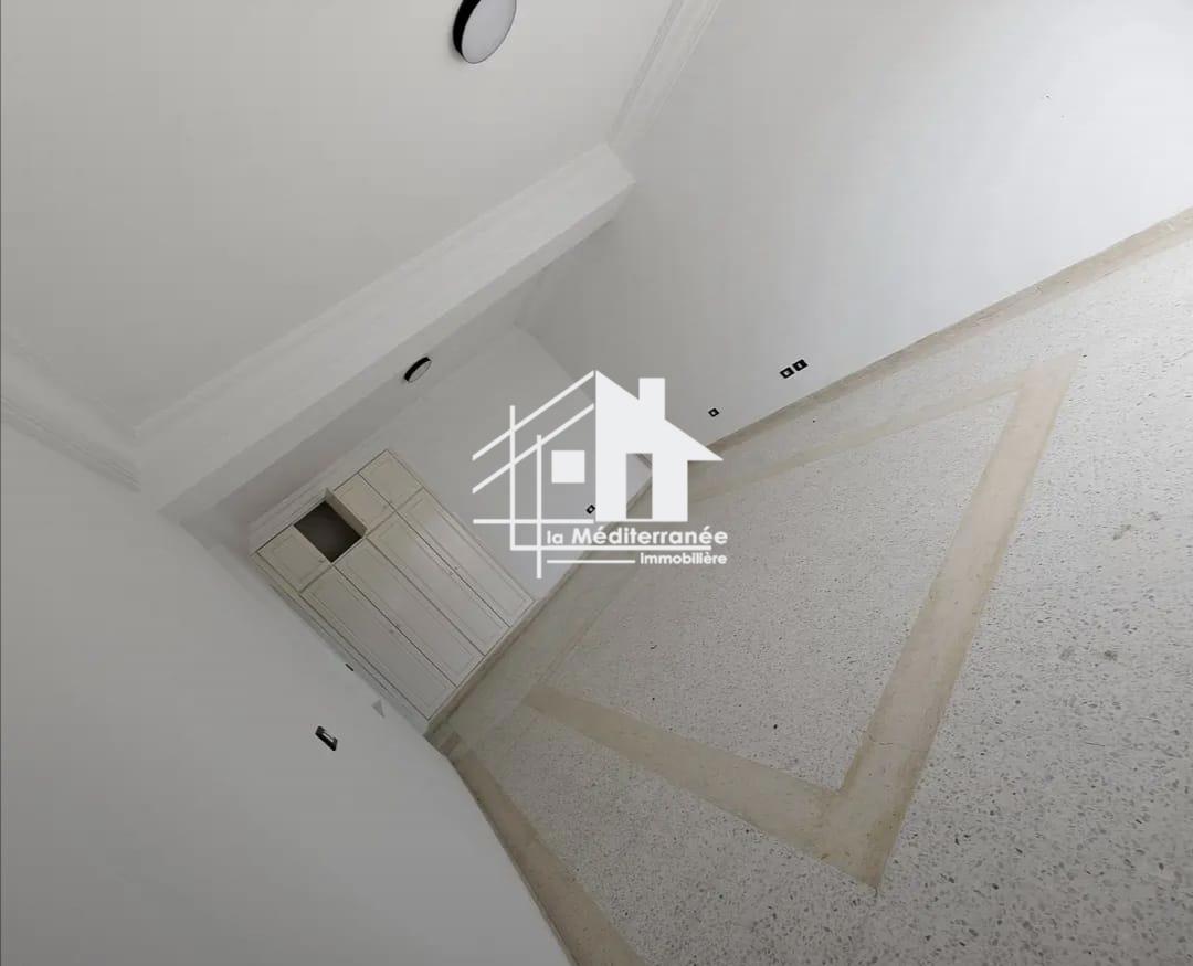 A louer appartement S+2 hst à manouba