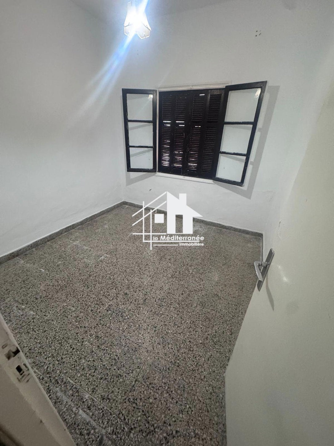 A louer étage de villa S+3 situé au RDC au bardo cité fatouma