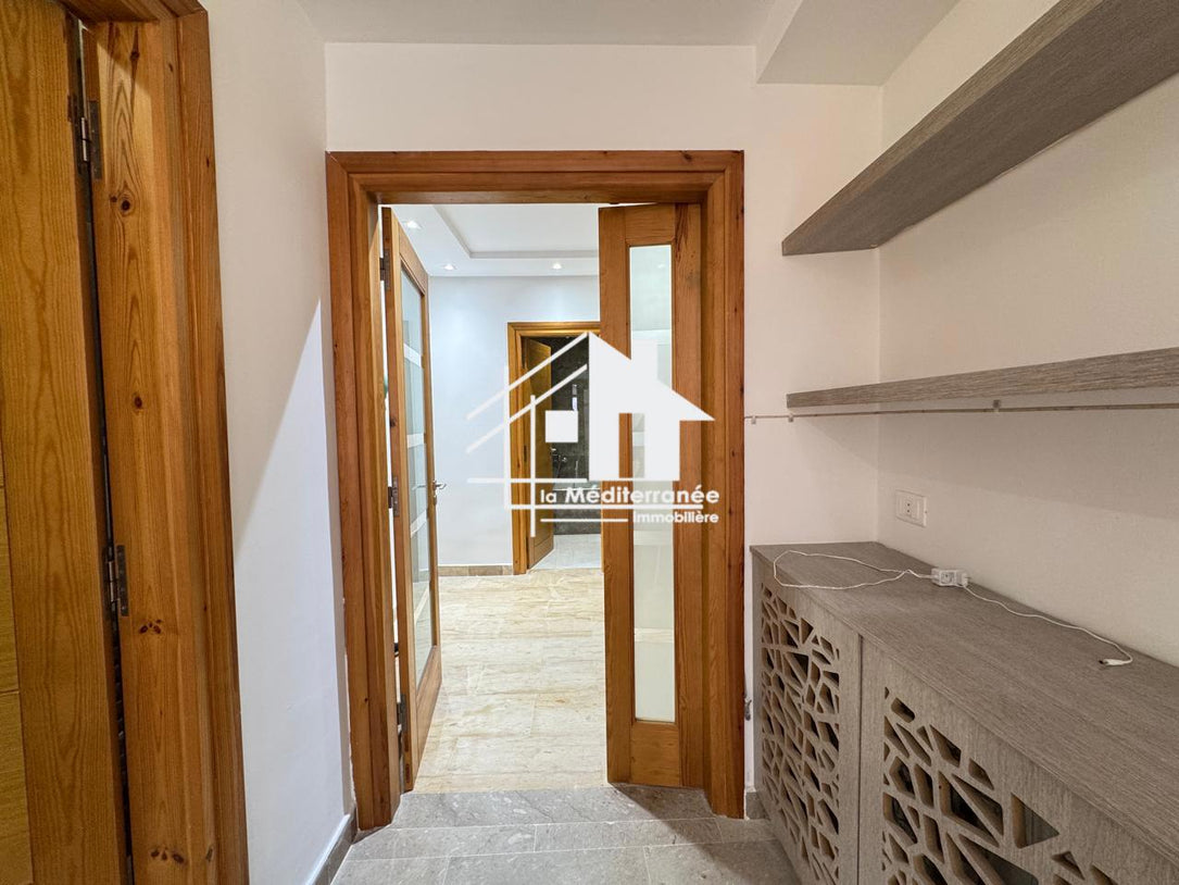 une magnifique villa S+4 plain-pied aux jardins de Carthage