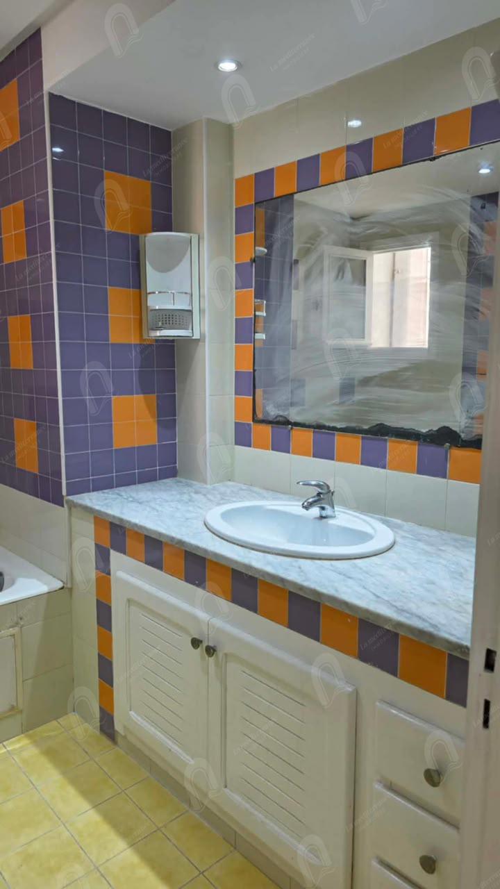 A louer un appartement s+2 à Ennaser 2