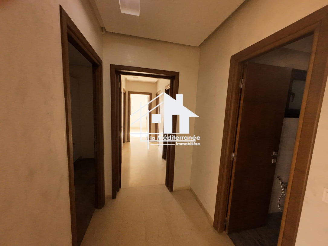 A vendre appartement S+3 HST à Manouba