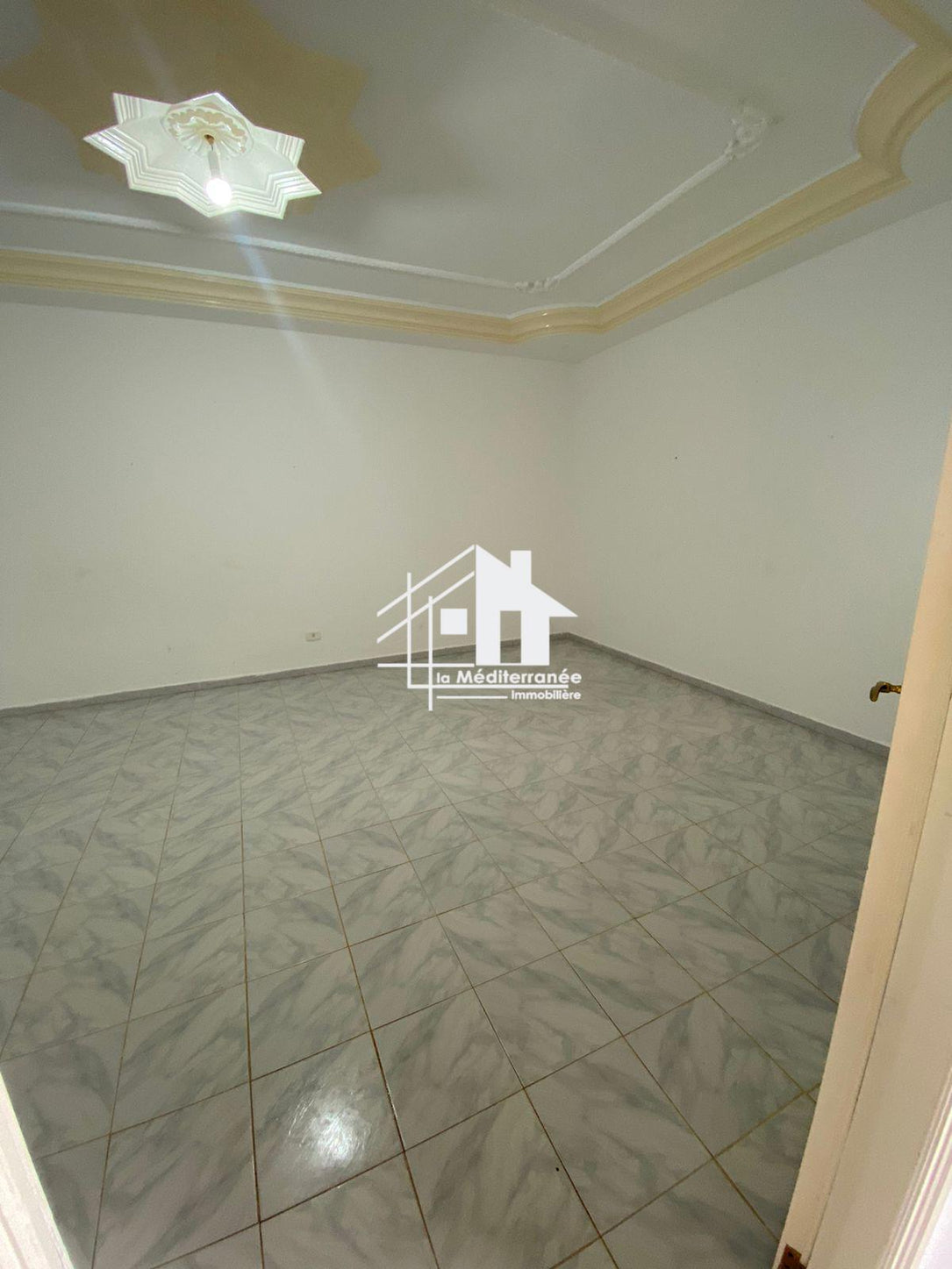 A louer étage de villa S+2 RDC à El Agba