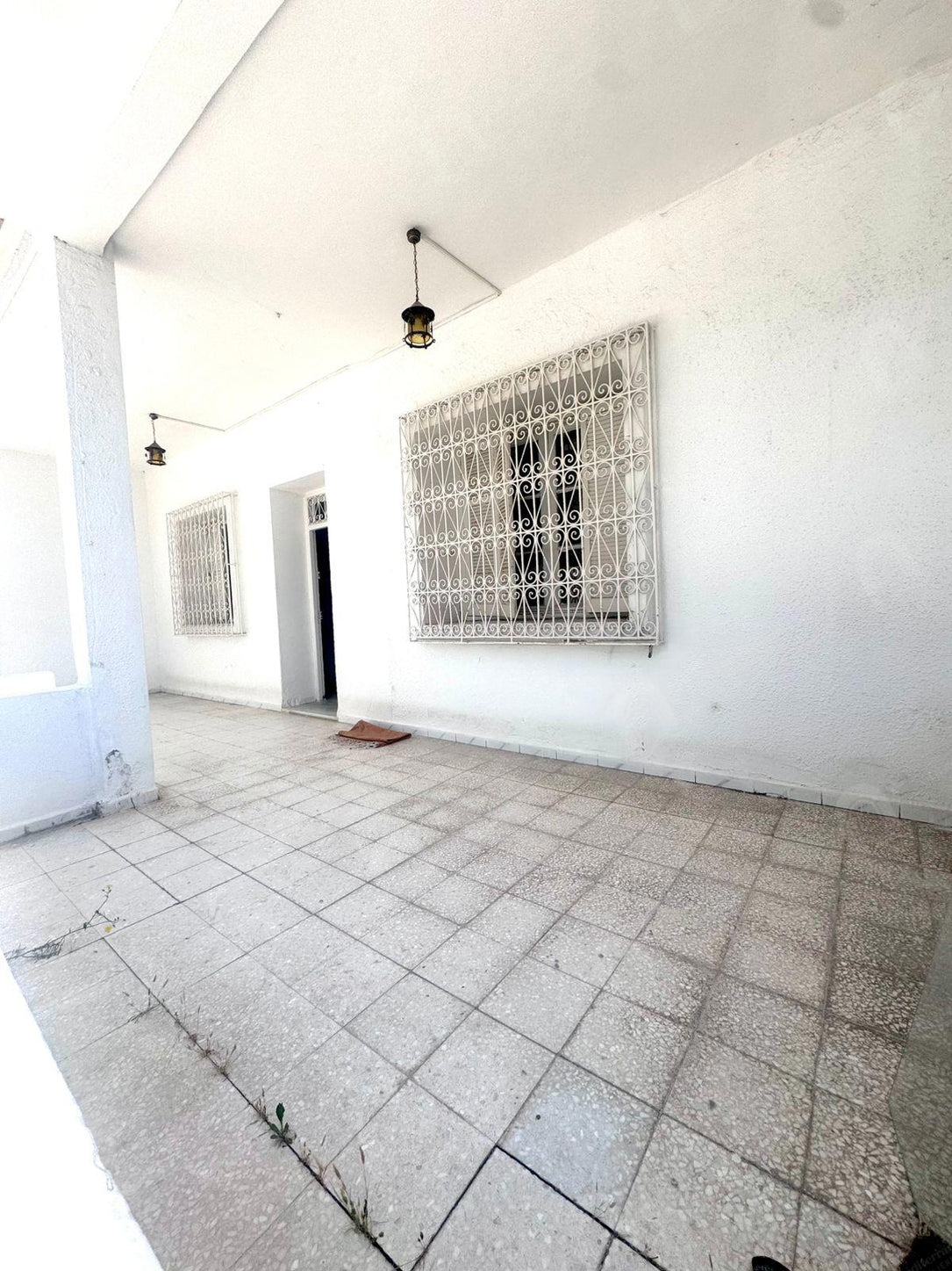 A louer étage de villa S+2 vide Rdc indépendant  à saidia
