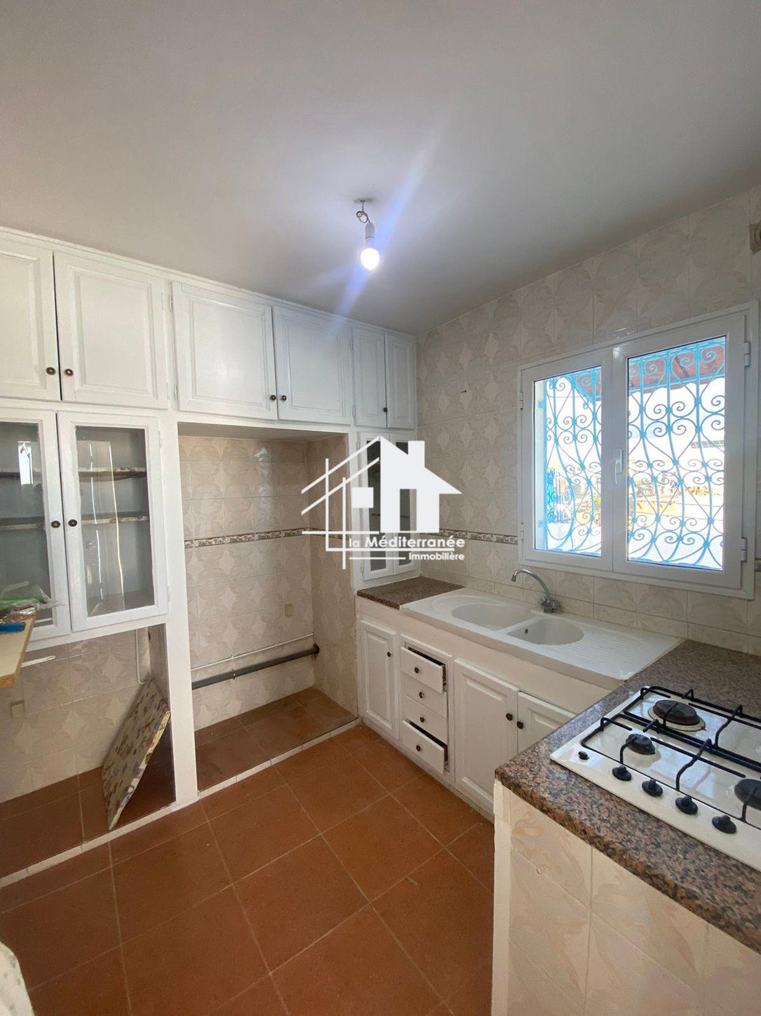 A louer étage de villa S+1 à ksar said pour filles