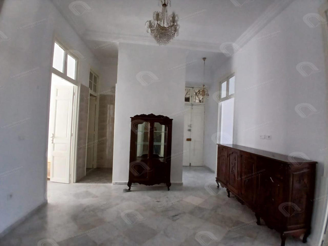 A louer appartement S+4 au centre ville