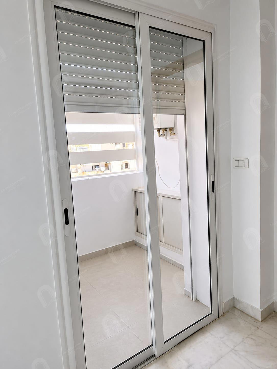 A louer un appartement S+1 hst à Ennasr 2