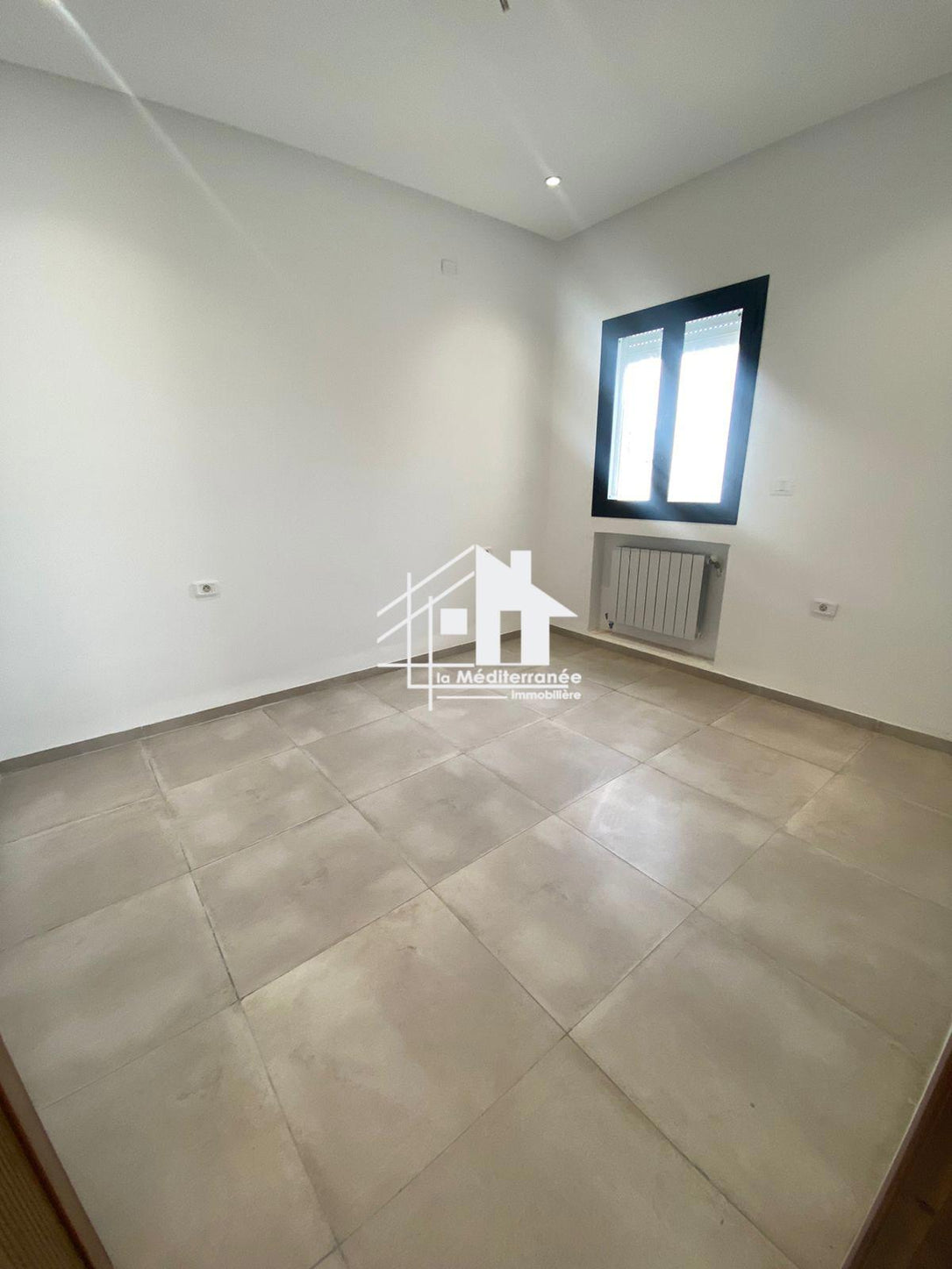 A louer étage de villa s+3 jamais habité au Bardo