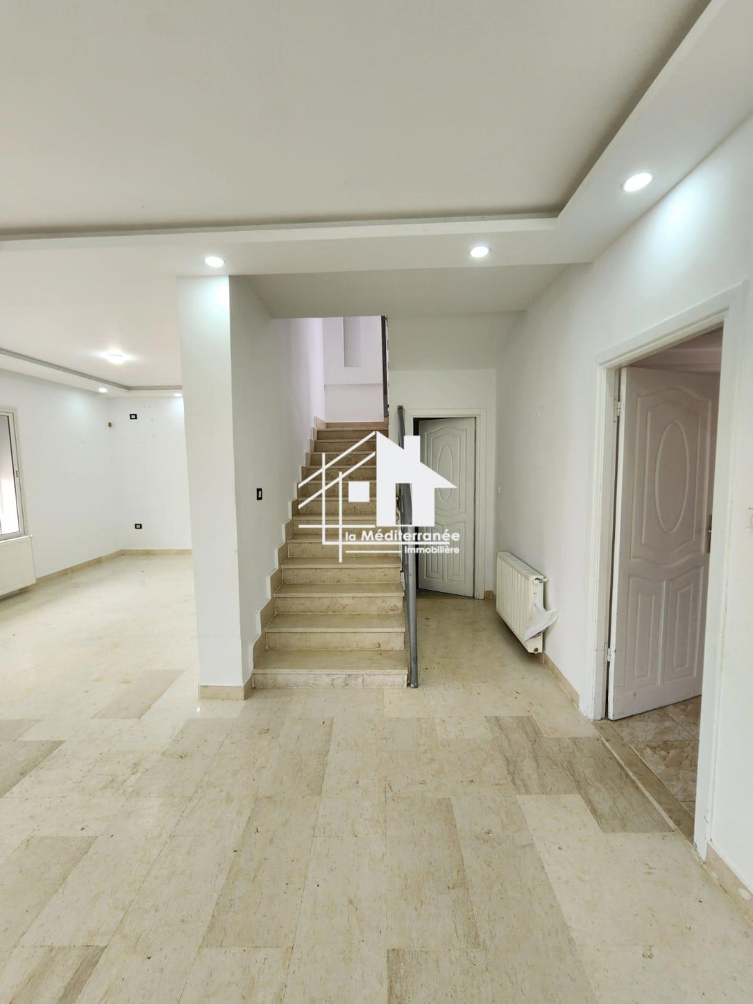 A louer villa S4 à la soukra