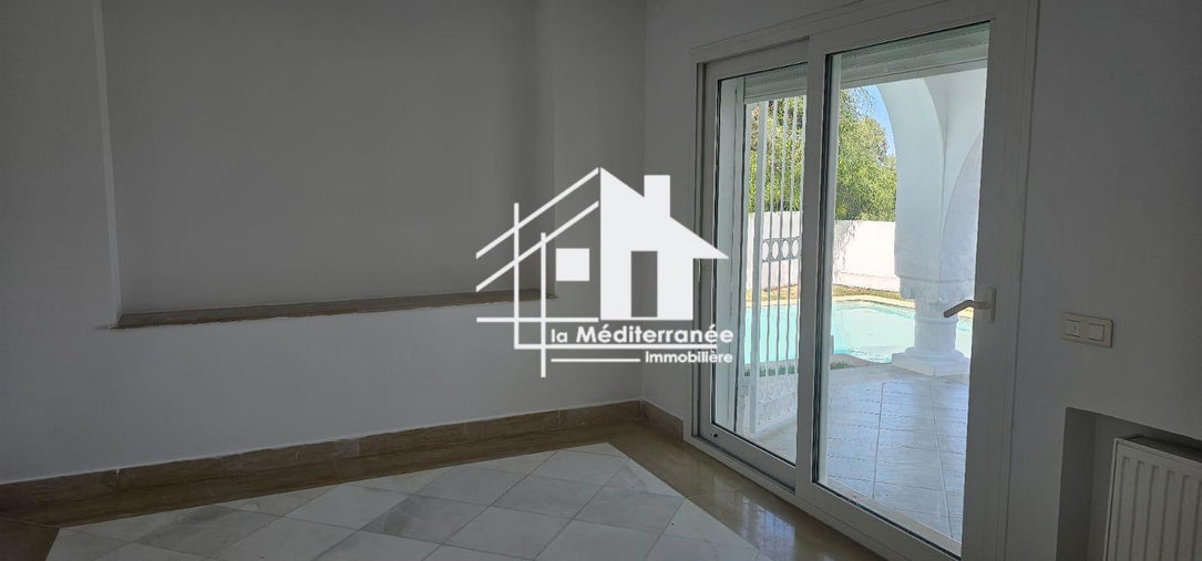 Une villa S+3 Marina Gammarth