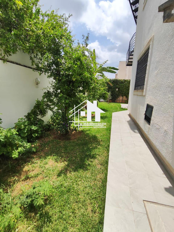 A louer une villa meublée à la soukra