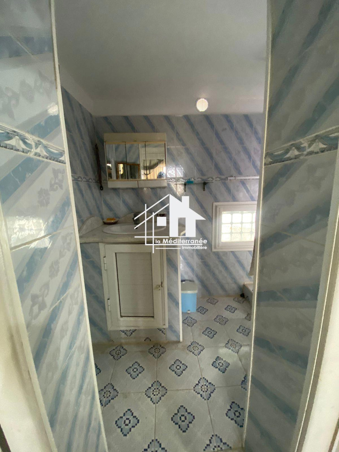 a louer étage de villa S+1 meublé à saidia