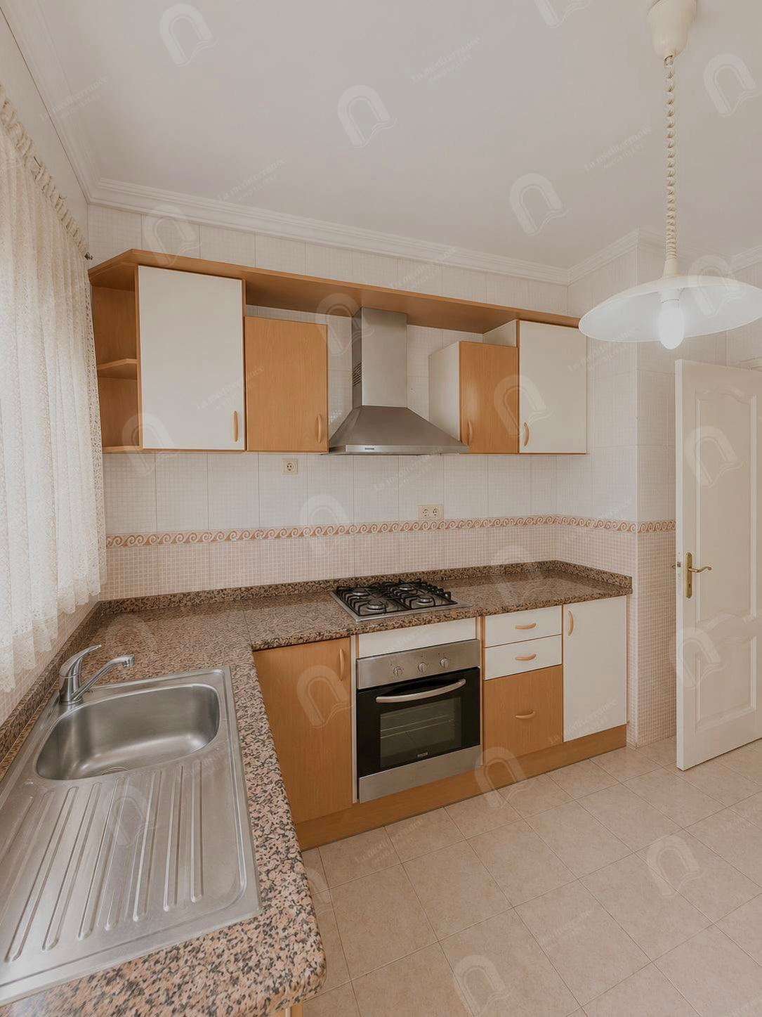 À louer appartement S+3 au bardo