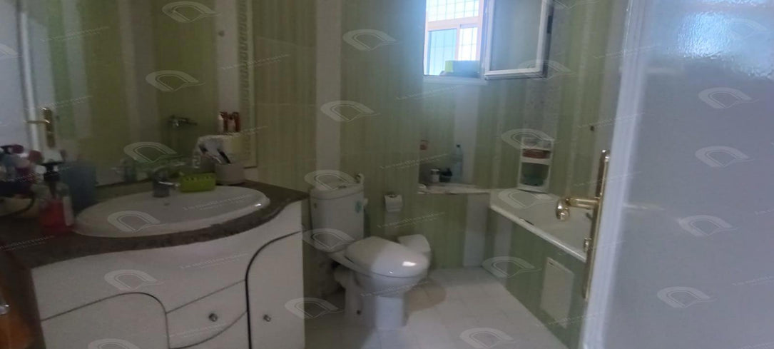 A vendre un spacieux s+4 à ain zaghouan