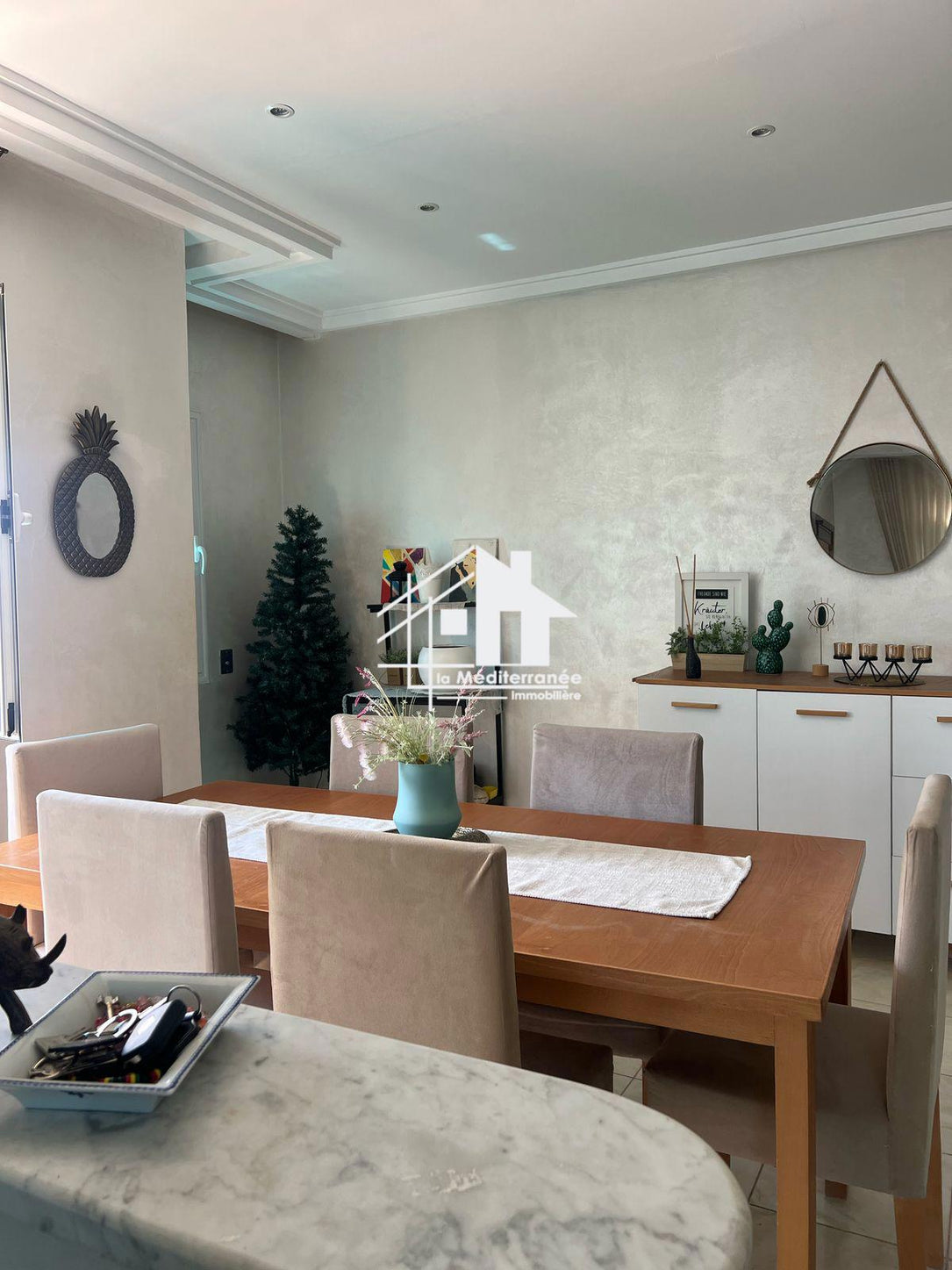 A louer étage de villa s+2 haut standing à Danden