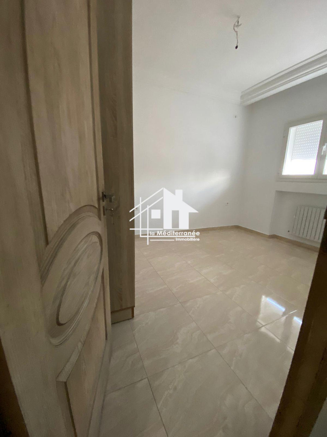 A louer étage de villa s+3 jamais habité à manouba
