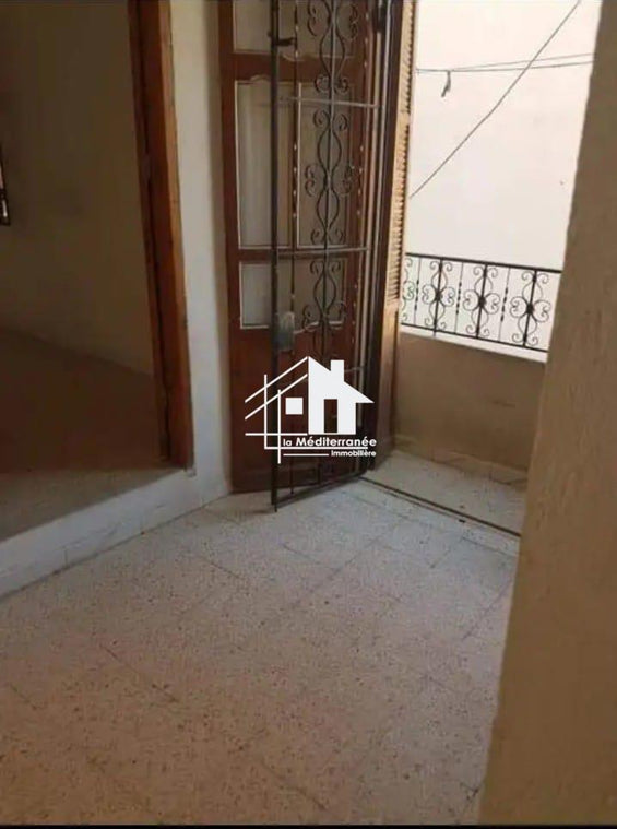 À louer studio à Beb Mnara, centre-ville de Tunis