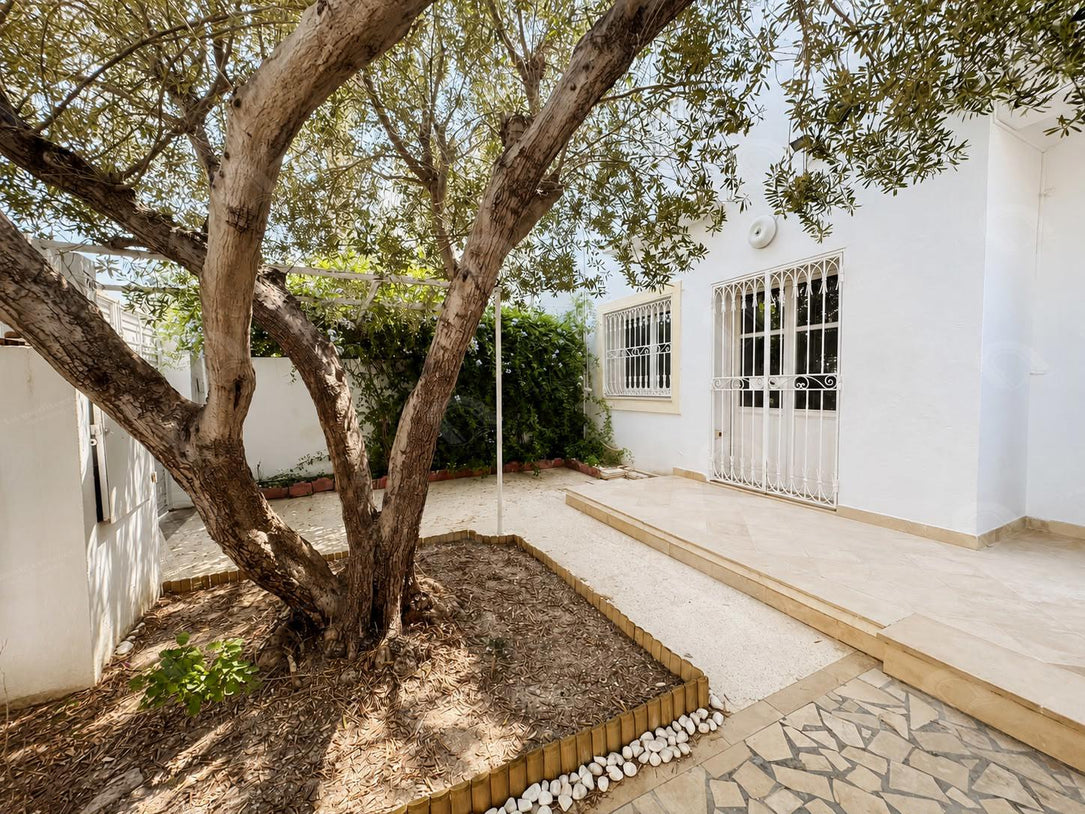 A louer duplex s+3 avec jardin à la Marsa