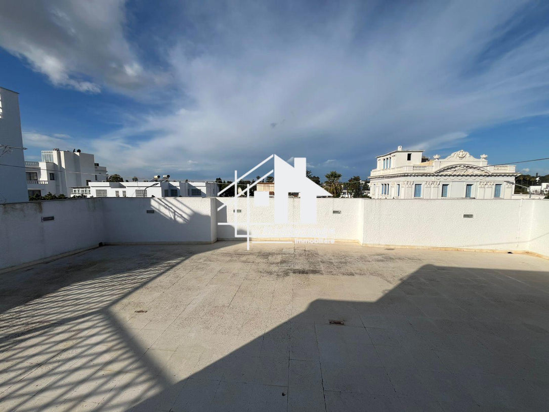 A louer duplex s+3 à la Marsa