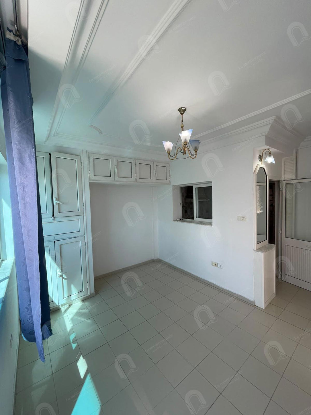A vendre un appartement 2S+3 à khaznadar