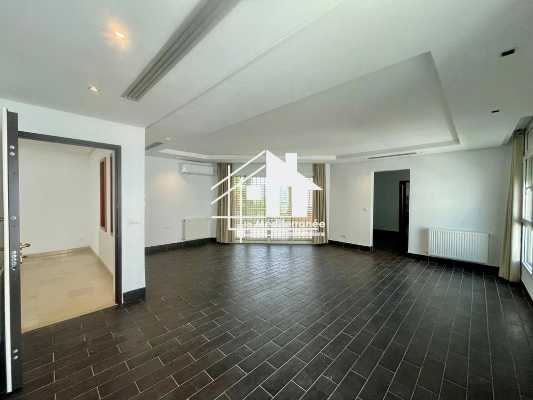 Une villa S+5 au Lac 2