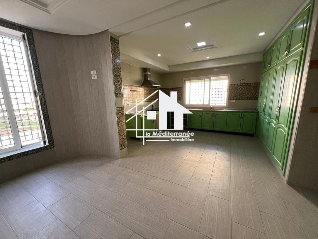 A louer étage de villa S+2 à manouba Cité les orange