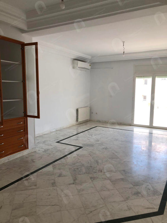 à louer un appartement s+4 aux jardins d'el menzah 1