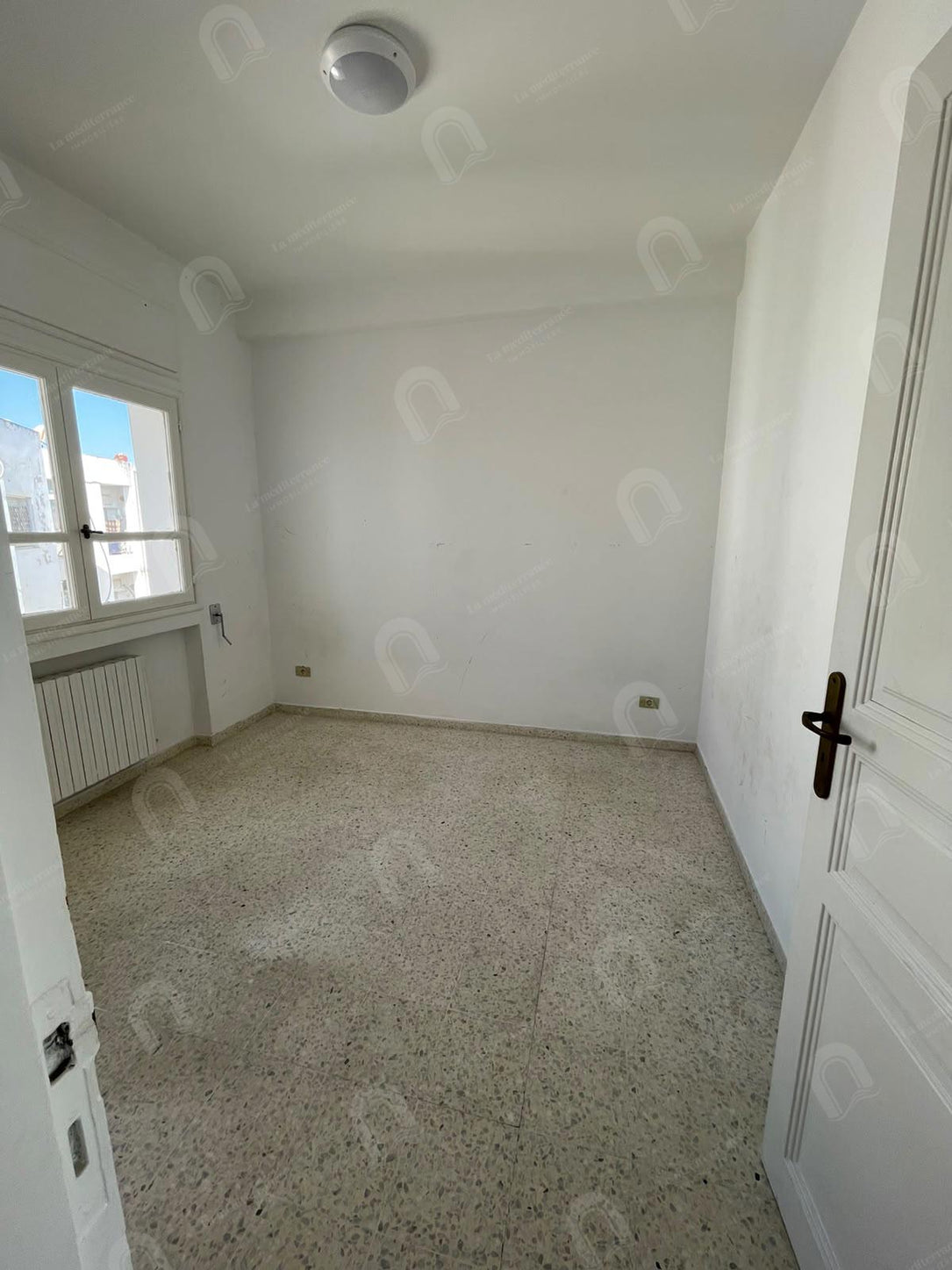 À louer  Appartement S+3 à Cité Ennasr 2