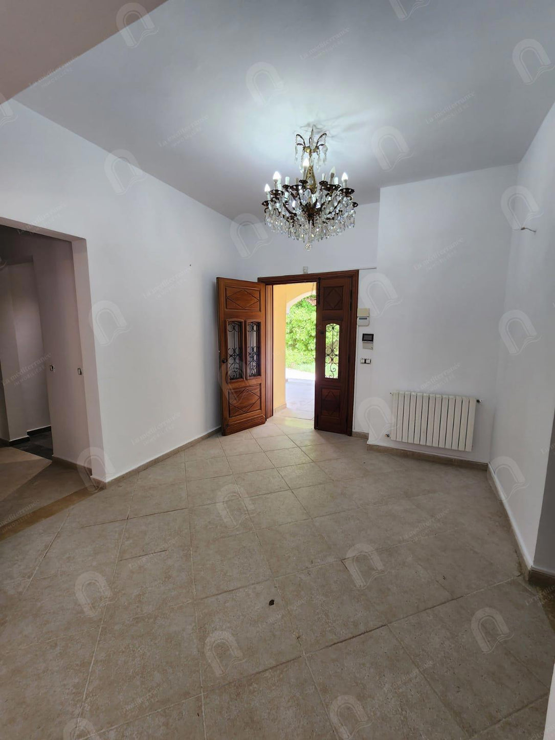 a louer villa s+4 avec jardin et piscine