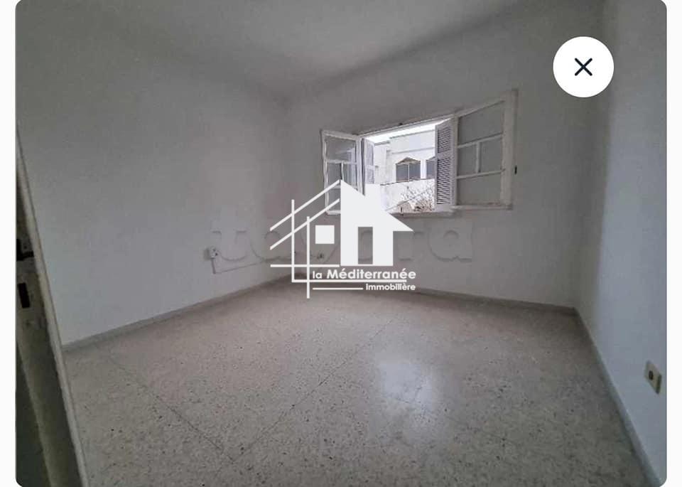 A louer etage de villa S+2 à cité Romena 2