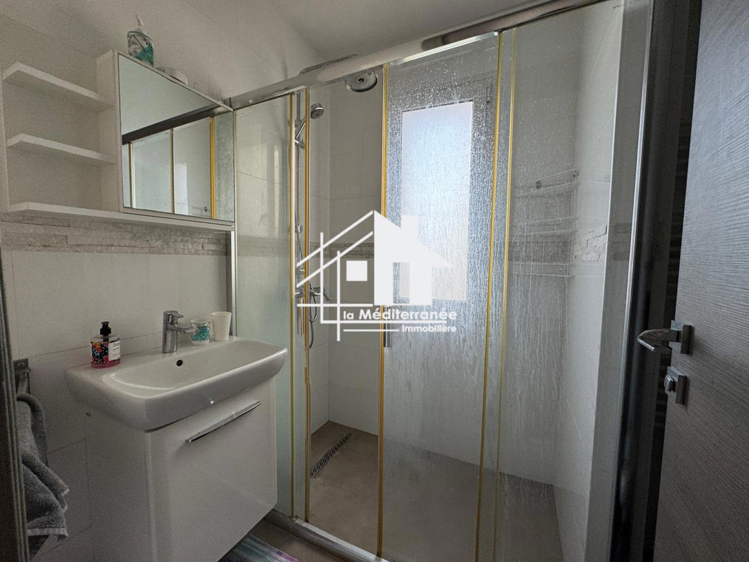 Une magnifique villa S+5 avec piscine au Lac 2