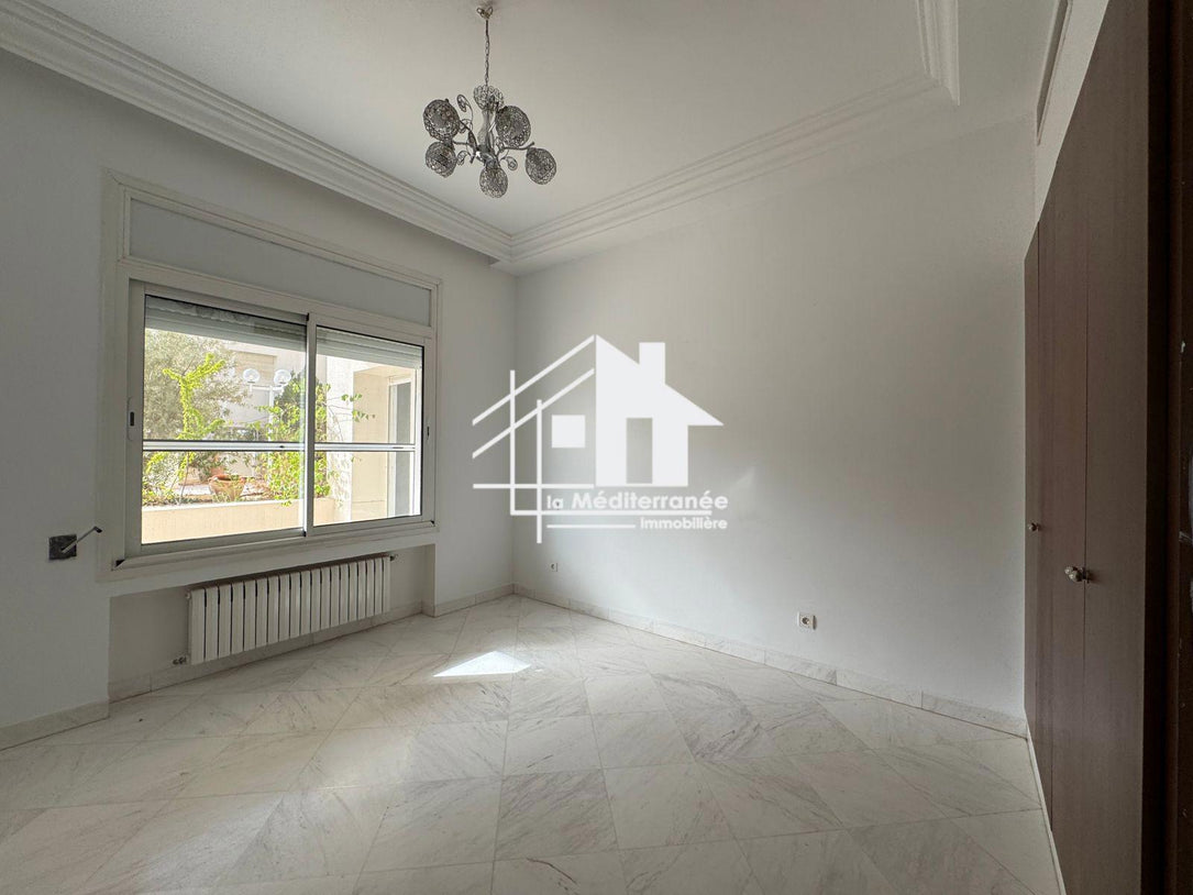 A louer un appartement au RDC