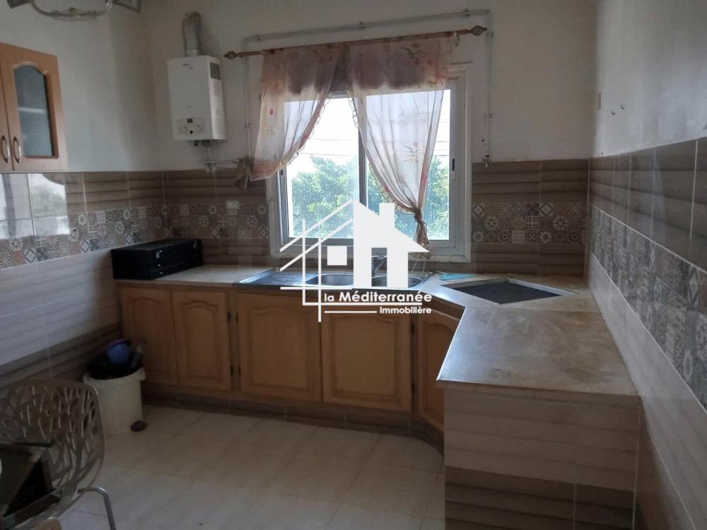 A louer étage de villa S+2 indépendant à khaznadar