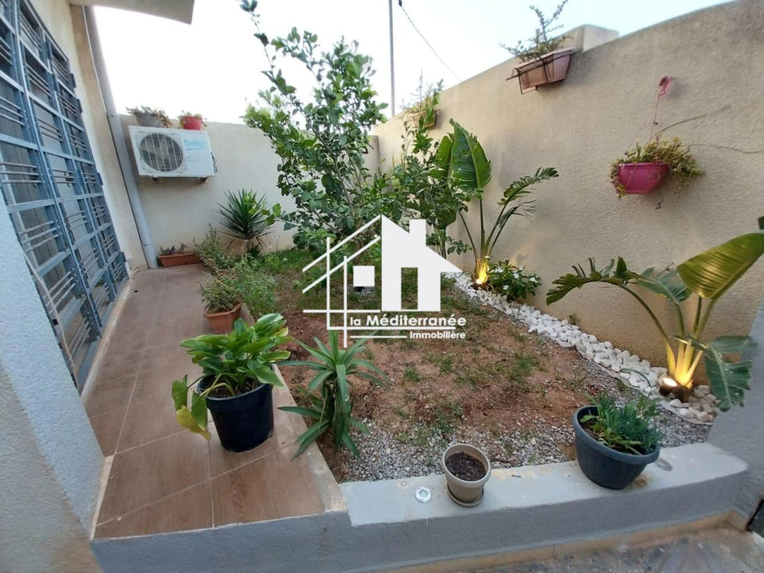 A vendre une villa s+4 à jardin d'el menzah