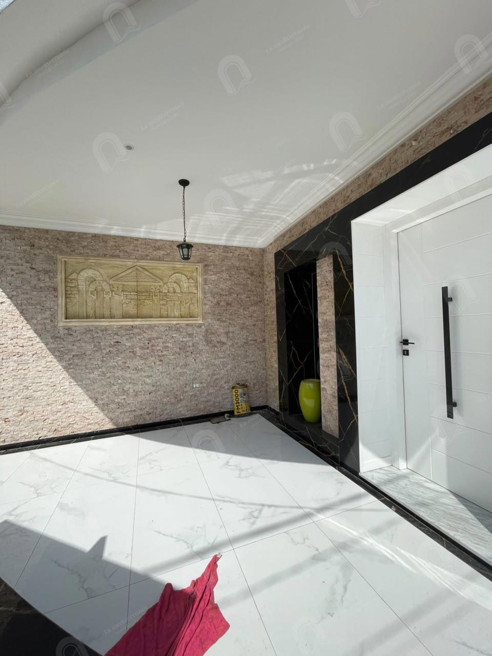 A louer un étage de villa S+3 meublé