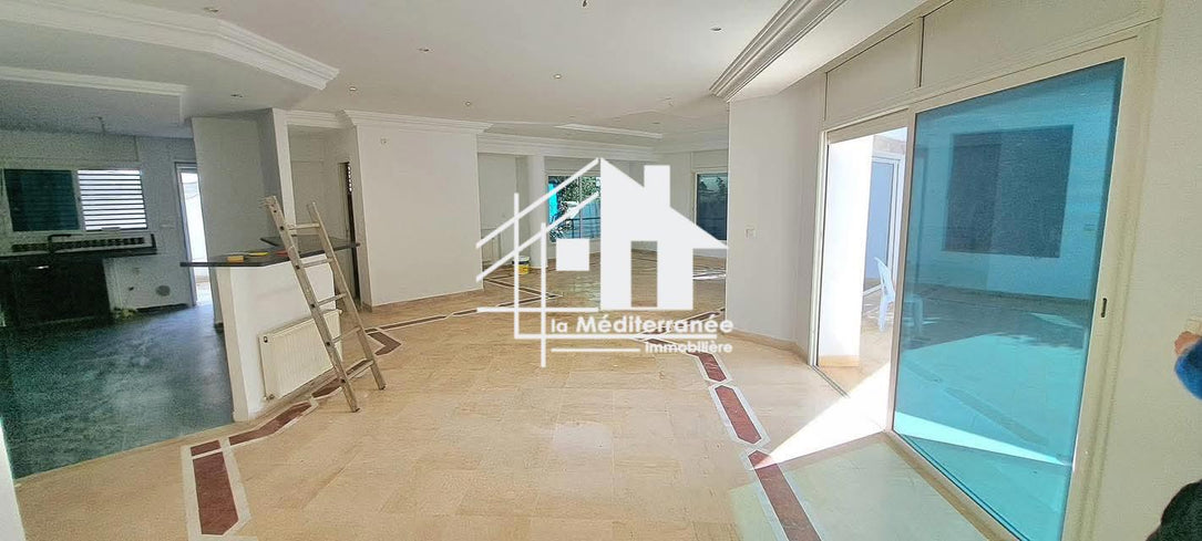 Une villa S+4 à Ain Zaghouan Nord