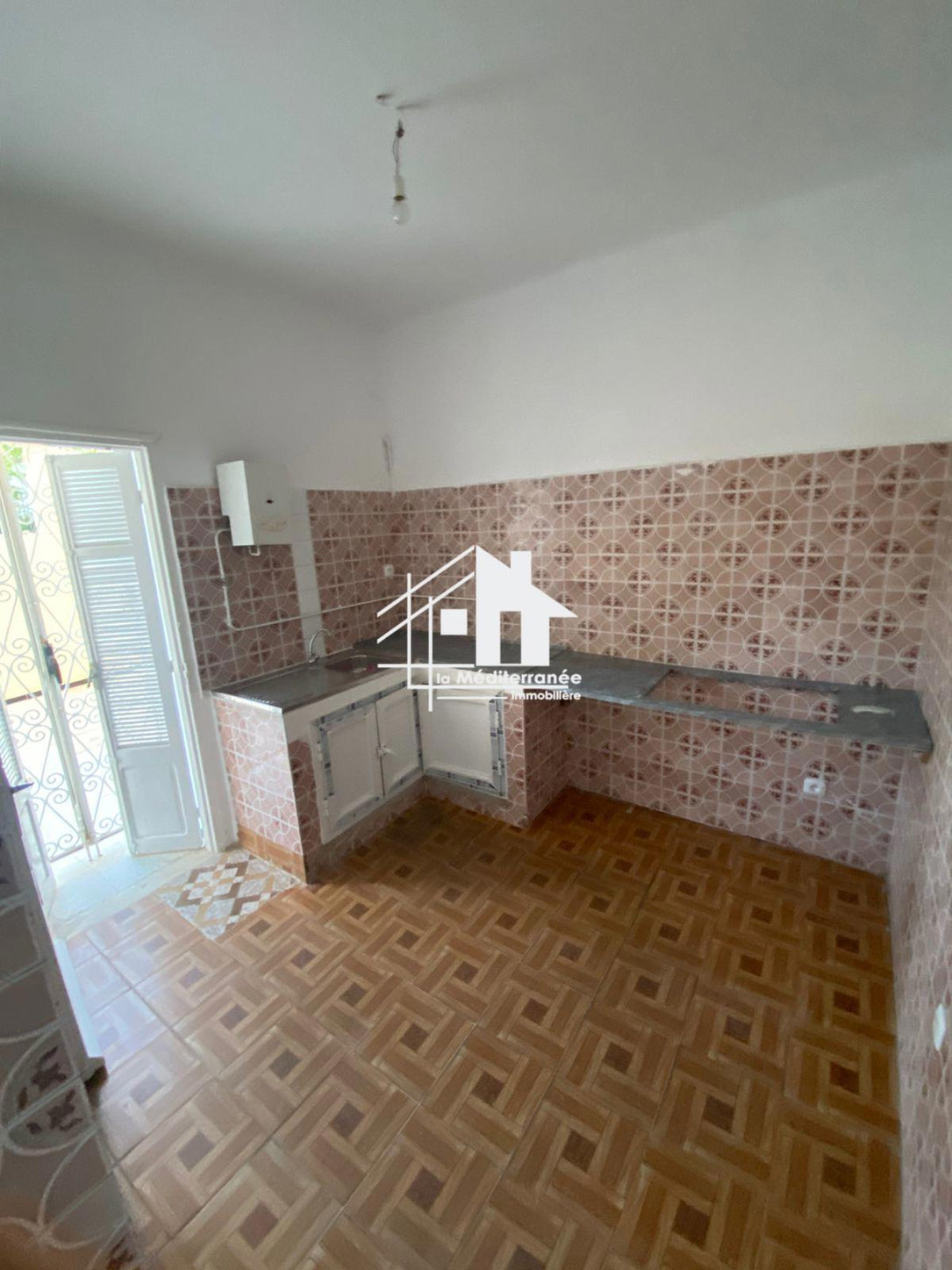 a louer rez de chaussée s+3 au bardo