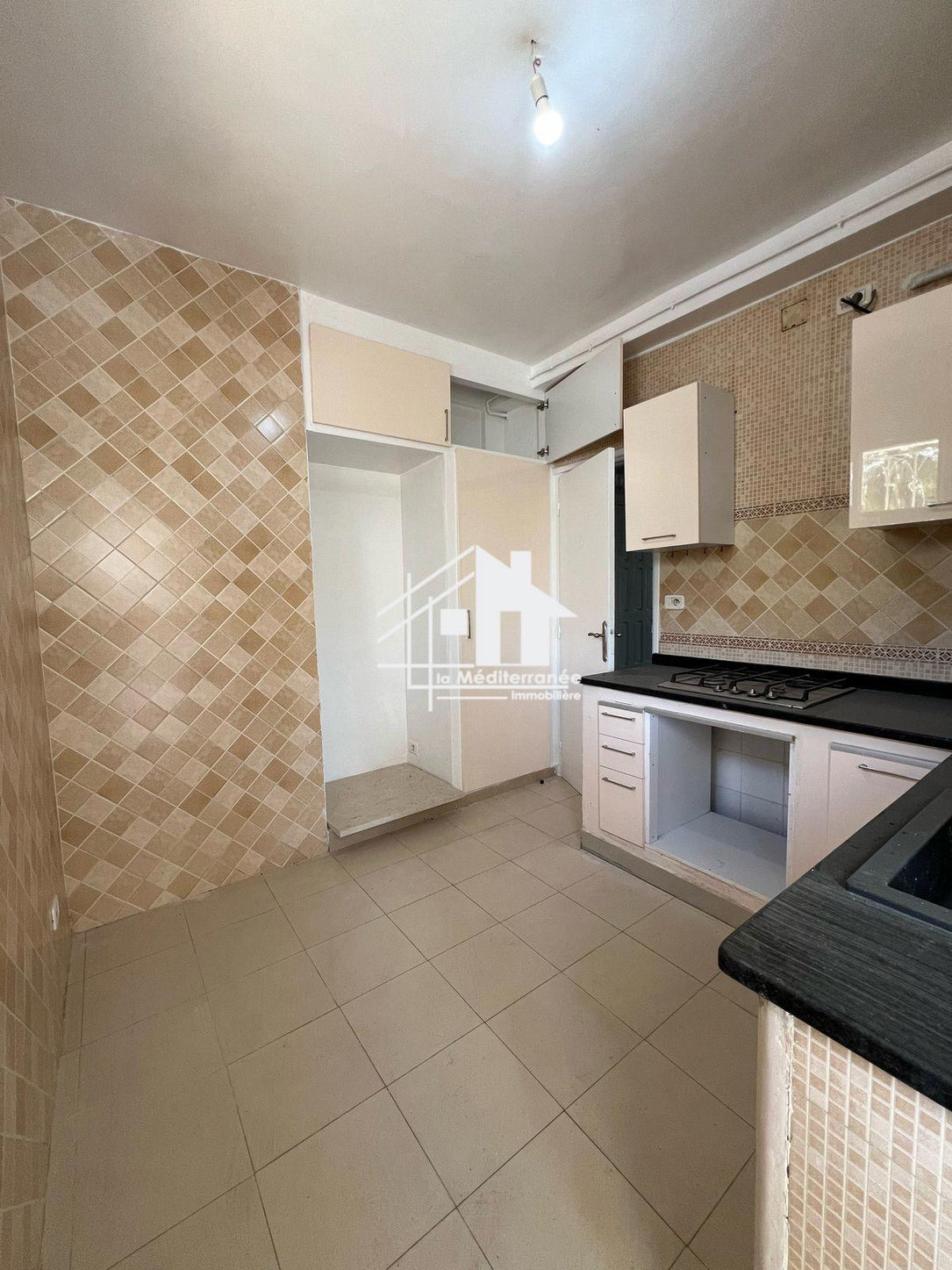A vendre appartement S+3 à Khaznadar