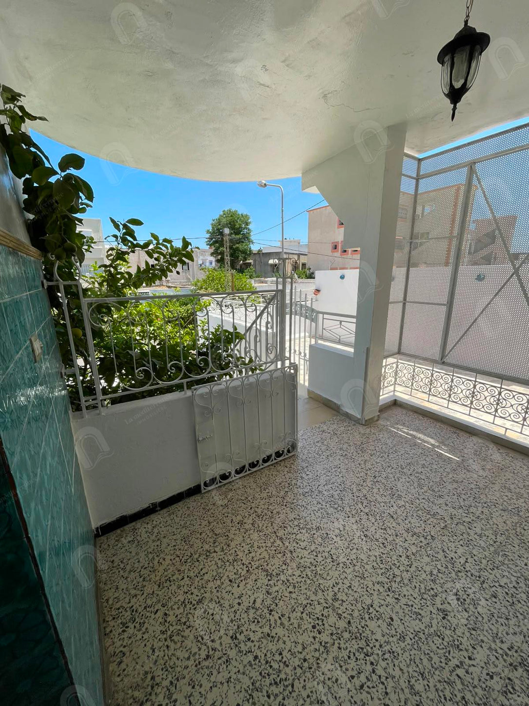 A louer étage de villa s+3 au bardo 2