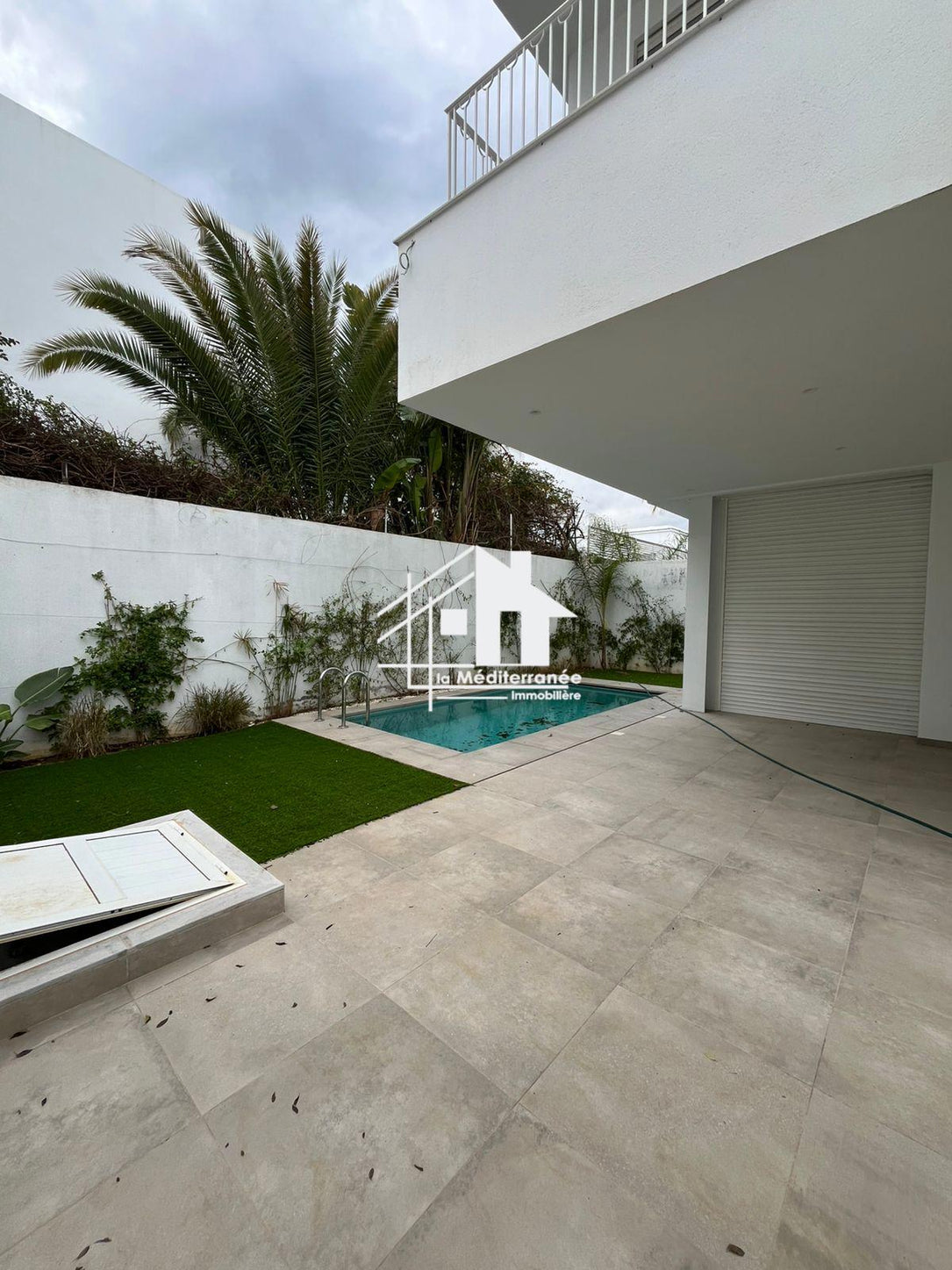 A louer une villa s+4 à Gammarth