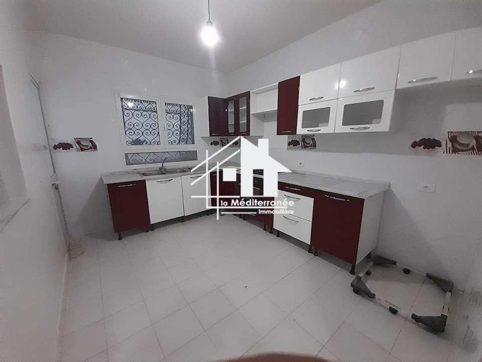 Une villa S+3 à Gammarth