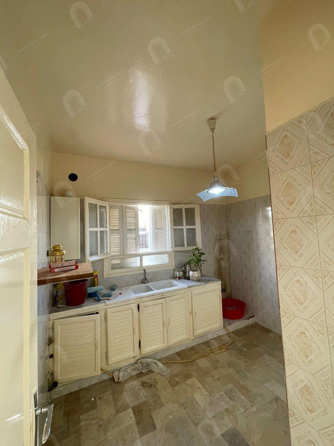A louer un étage de villa S+3 au 1er étage